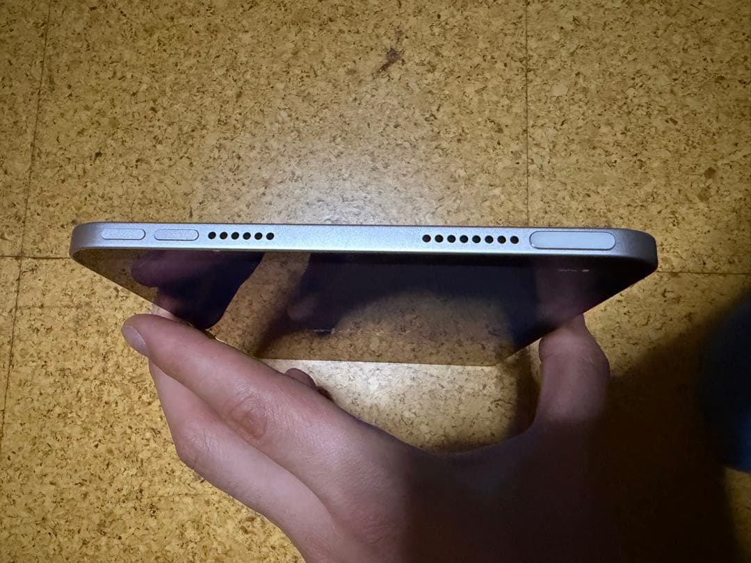 美品　iPad mini A17 pro