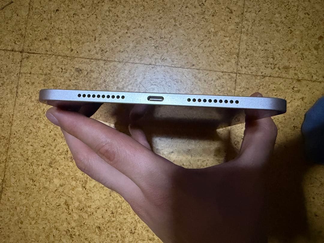 美品　iPad mini A17 pro