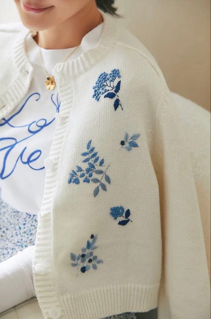 SEVEN TEN フラワー手刺繍カーディガン 白×青 完売