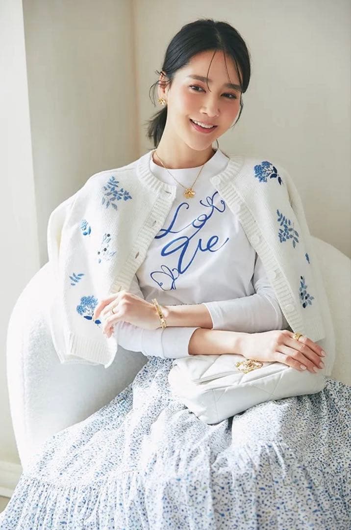 SEVEN TEN フラワー手刺繍カーディガン 白×青 完売