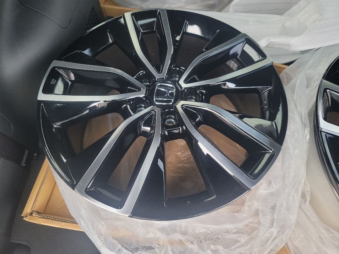 新車外し　ホンダ　新型ヴェゼル　純正ホイール　4本　18インチ