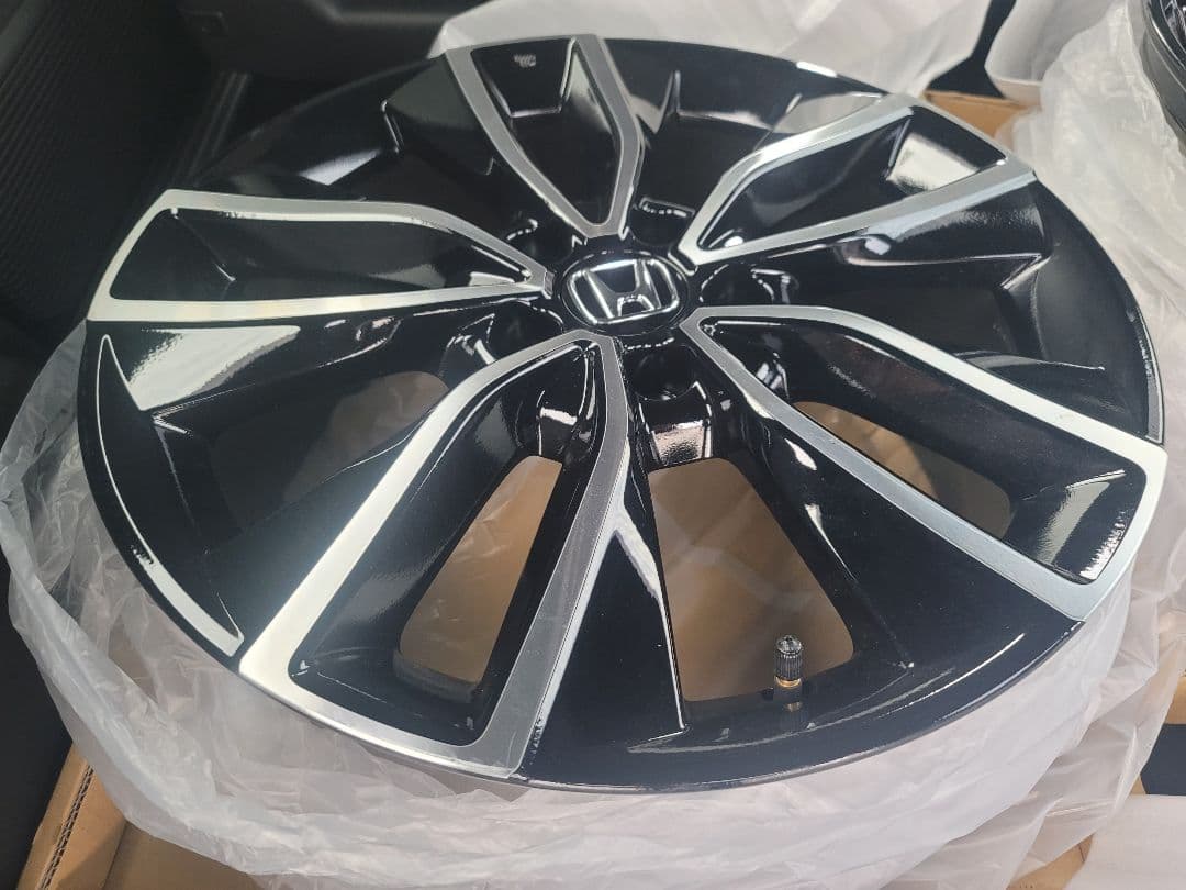 新車外し　ホンダ　新型ヴェゼル　純正ホイール　4本　18インチ