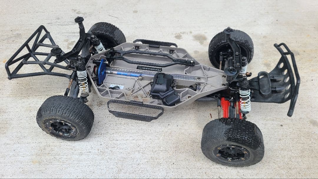 トラクサススラッシュ4x4(タミヤ、京商、ヨコモ、アルマ、アソシ、双葉)