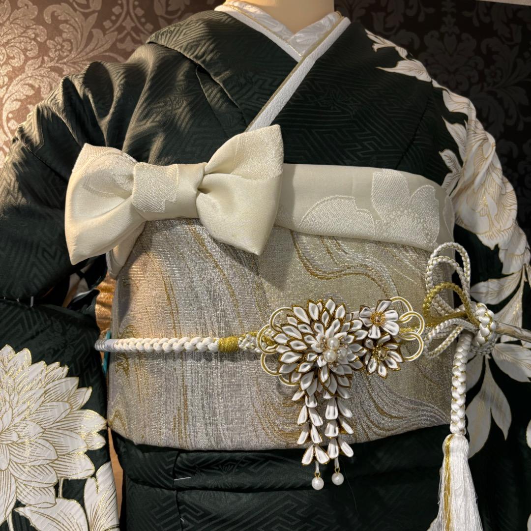 【深緑色】新品　未仕立て　大柄　地紋　金駒刺繍　逸品　振袖　フルセット 振り袖