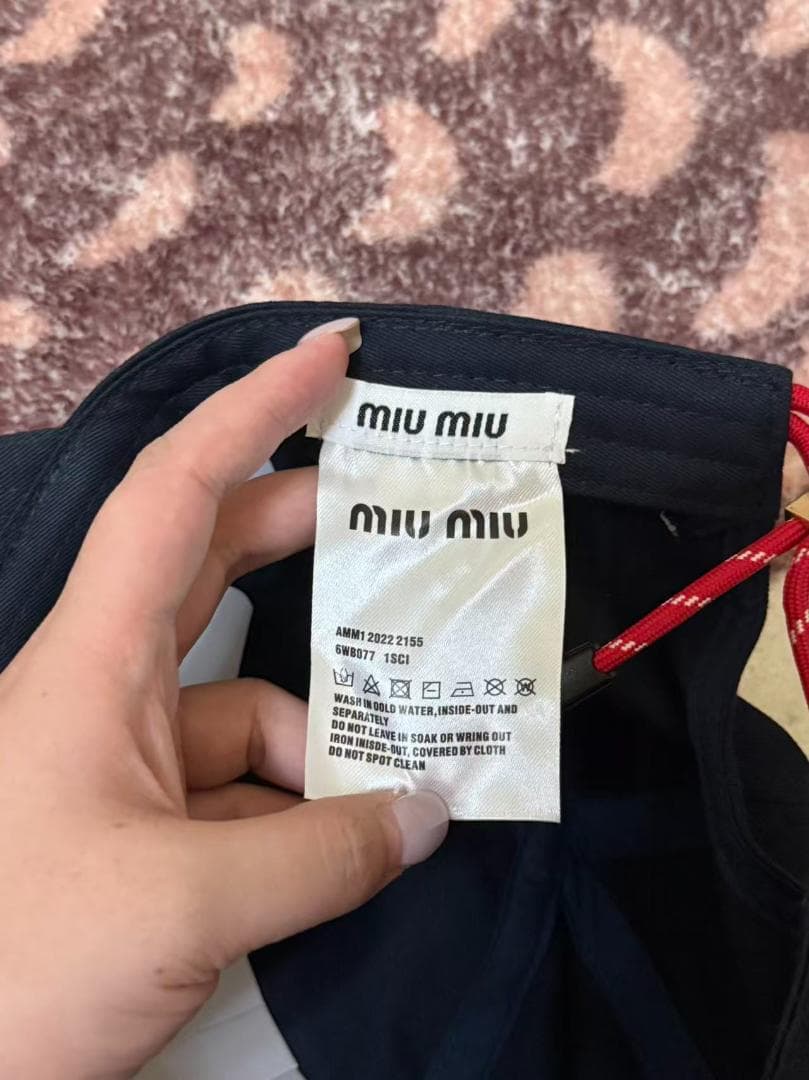 miu miu キャップ ネイビー