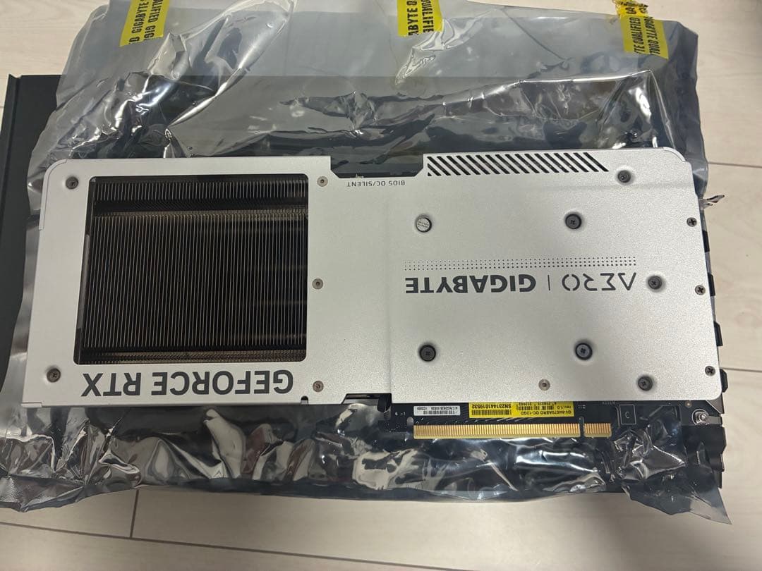 GIGABYTE AERO OC 12G GEFORCE RTX 4070 中古