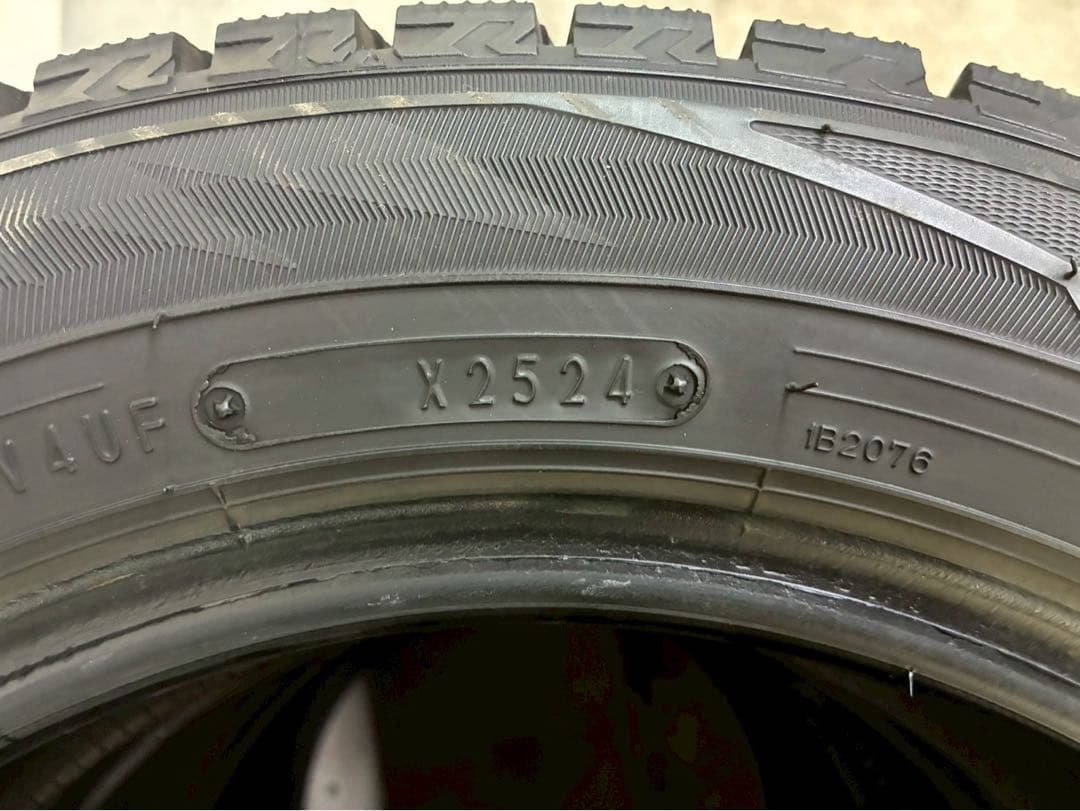 送料込み‼️ 155/65R13 2024年製✨ 国産✨ バリ山❗️ 冬タイヤ ４本