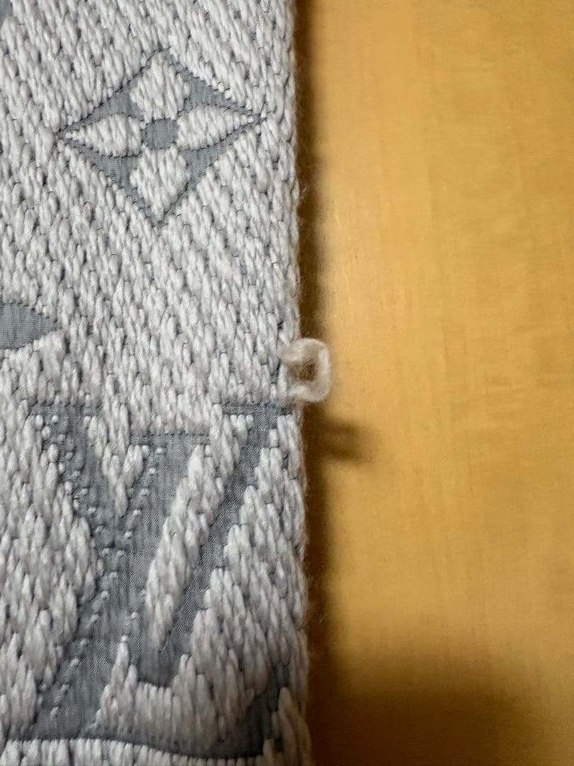 Louis Vuitton グレー マフラー フリンジ付き