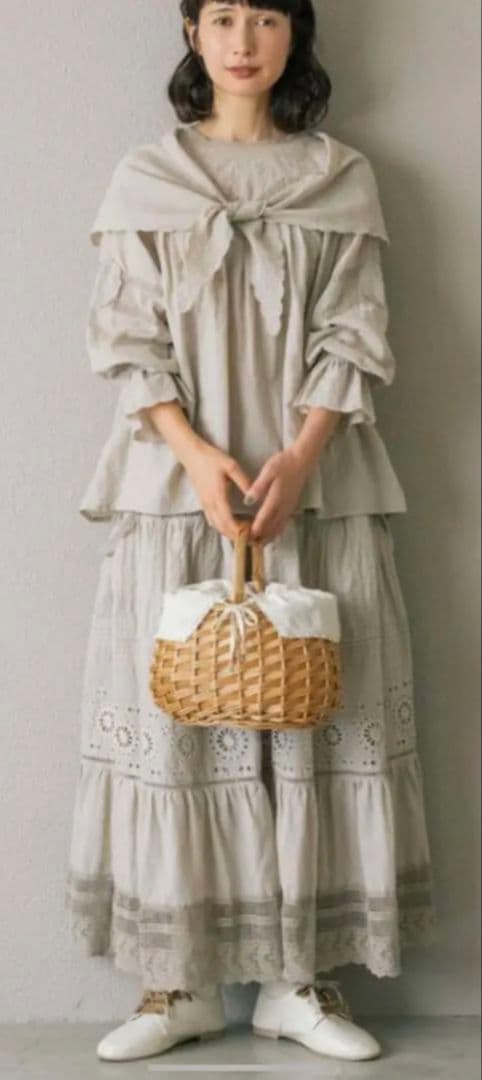 お値下げ☆サマンサモスモス　kazumi サス付刺繍スカート　新品未使用タグ付き