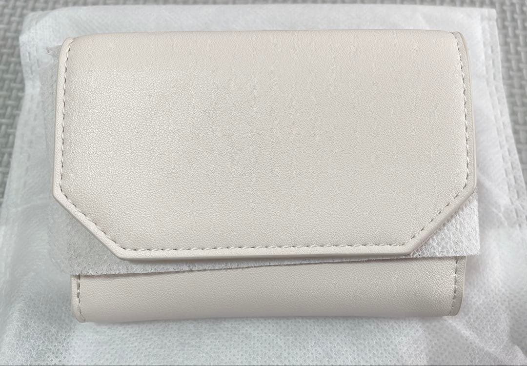 新品未使用！ジルバイジルスチュアート RIBBONキルト ウォレット ホワイト