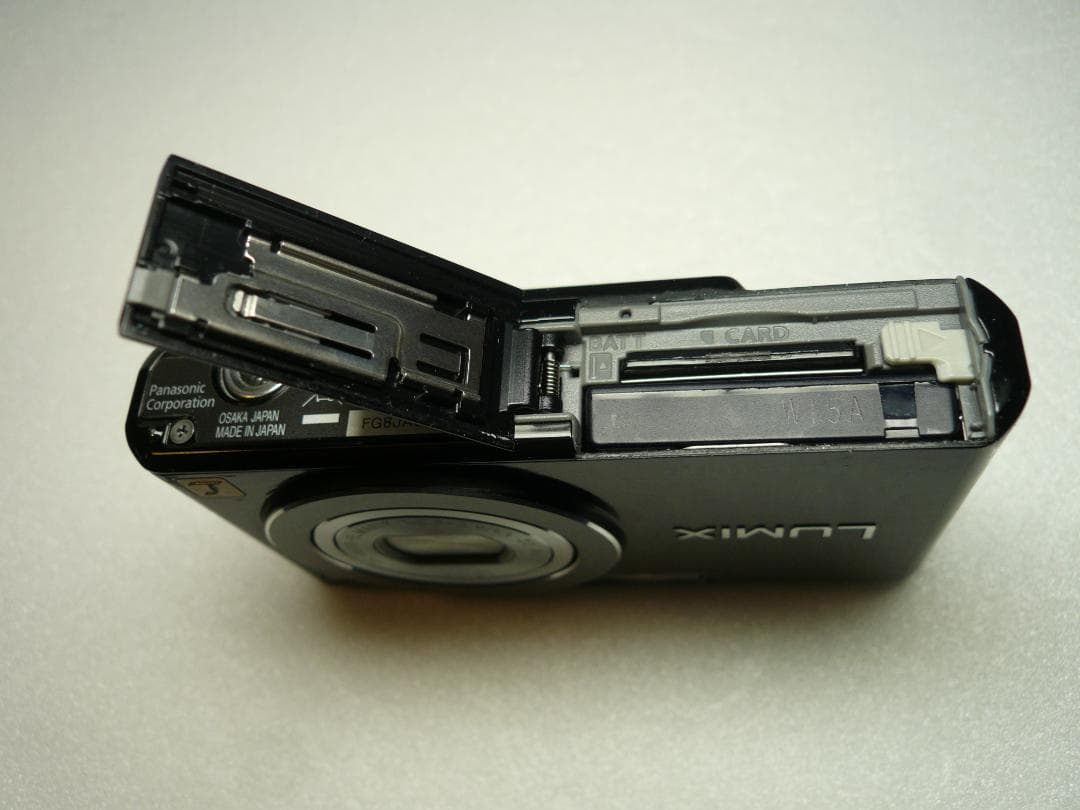 LUMIX★DMC-FX37⭐️海外仕様機種(日本語表示有)⭕️正面スレ小傷多い