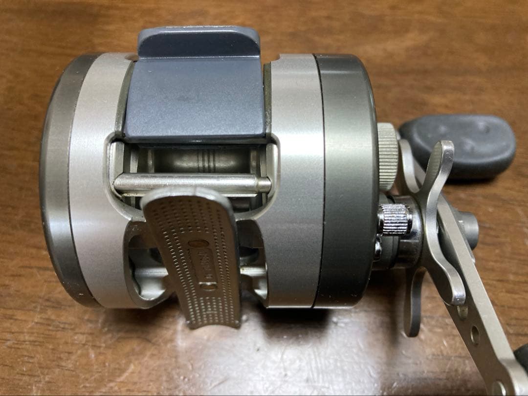 アブ　モラムSX1600Cマグ　実釣メイン機