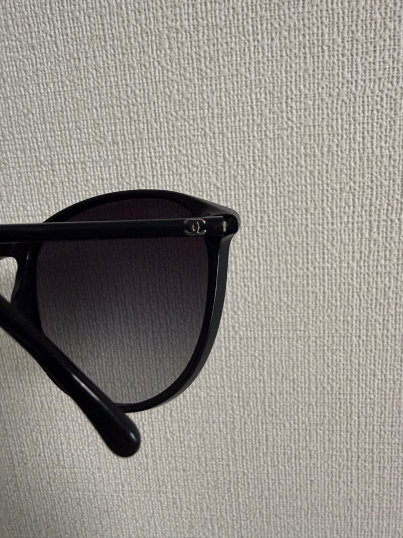 【極美品・ケース付き】Chanel ブラック サングラス
