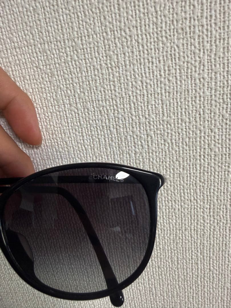 【極美品・ケース付き】Chanel ブラック サングラス