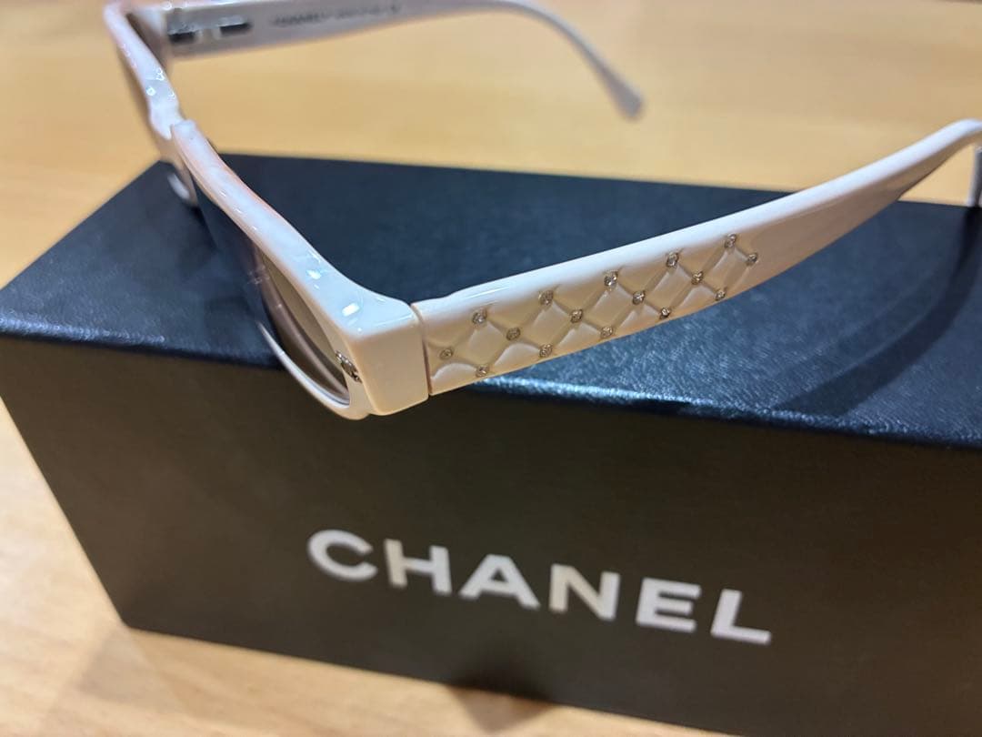 maririn7171  CHANEL サングラス 5098 ホワイト