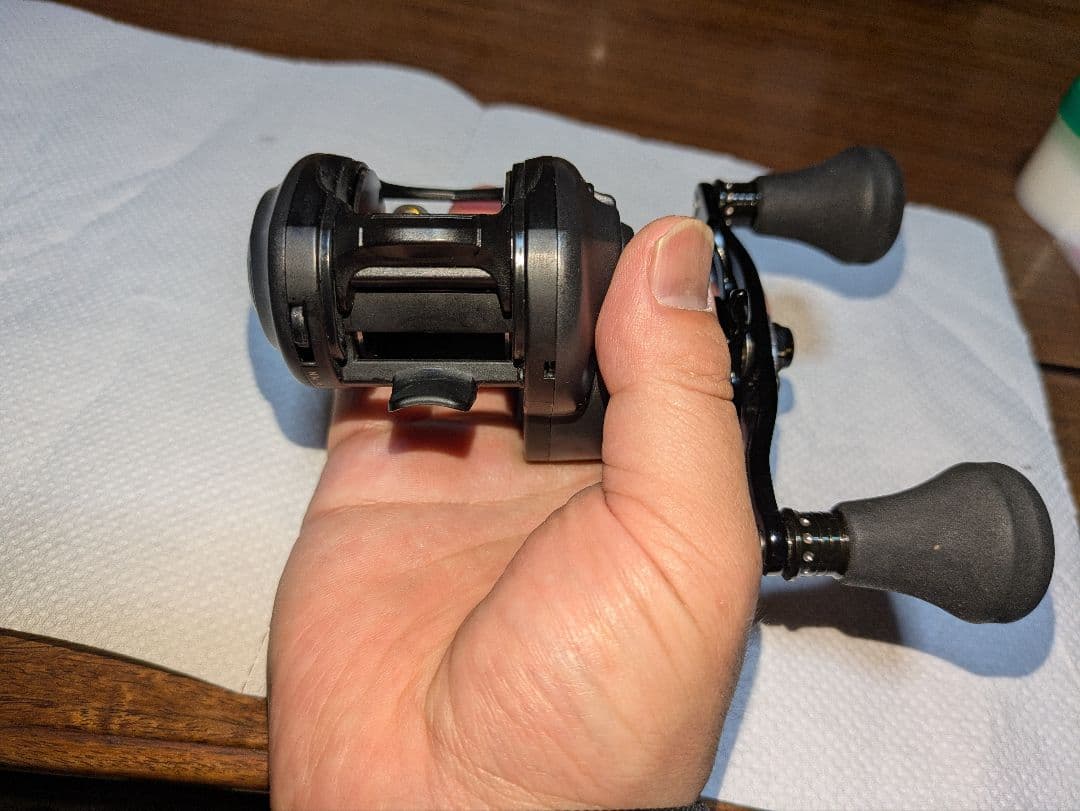 アブガルシア レボビースト40 REVO BEAST 40 右ハンドル　本体のみ
