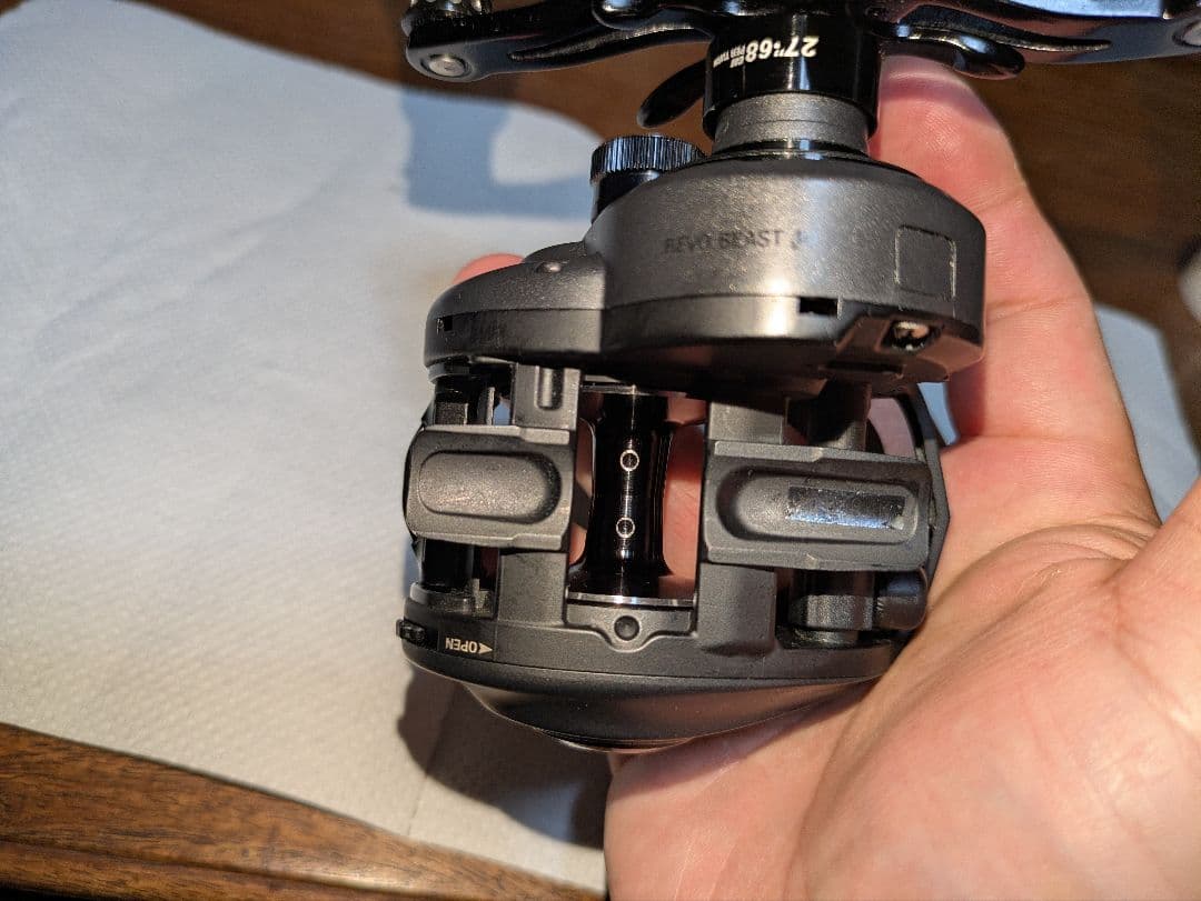 アブガルシア レボビースト40 REVO BEAST 40 右ハンドル　本体のみ