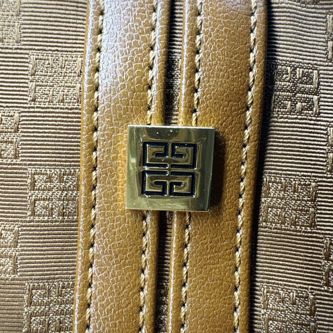 みみさん GIVENCHY ボストンバッグ ハンドバッグ 総柄 ロゴ 金具