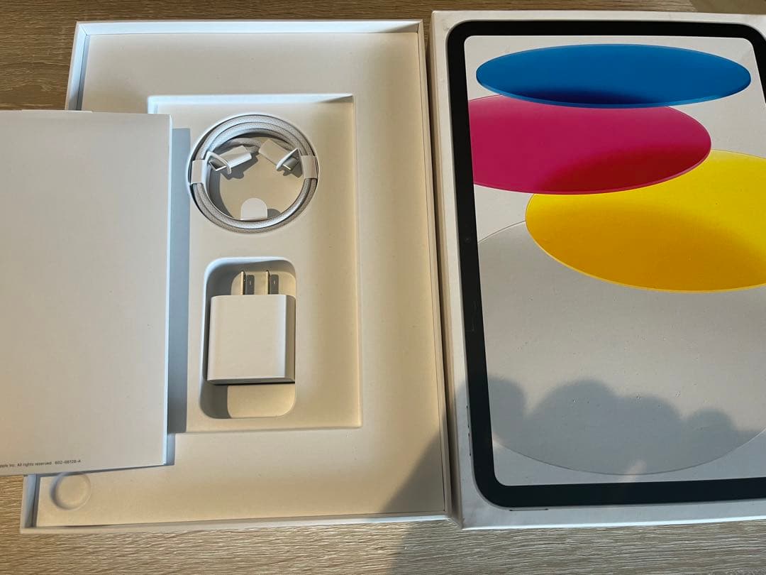Apple iPad 10世代 シルバー