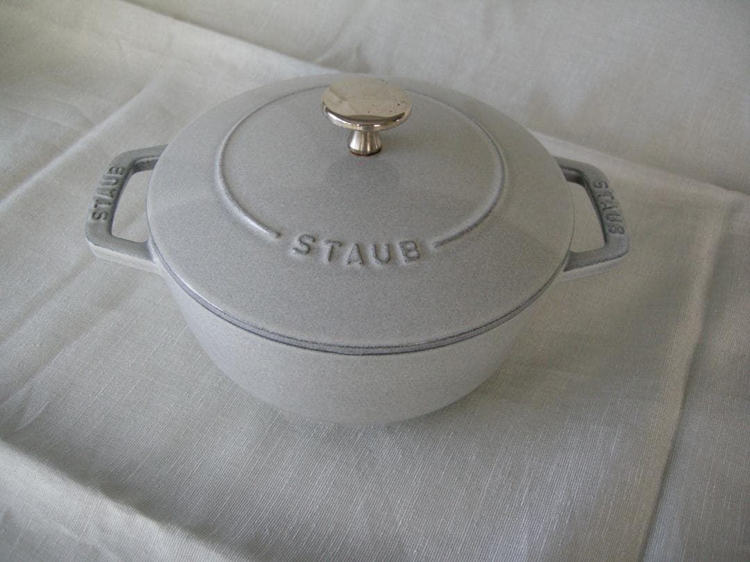 ストウブ　STAUB　ワナベ　（WA-NABE）　淡いグレー　18cm