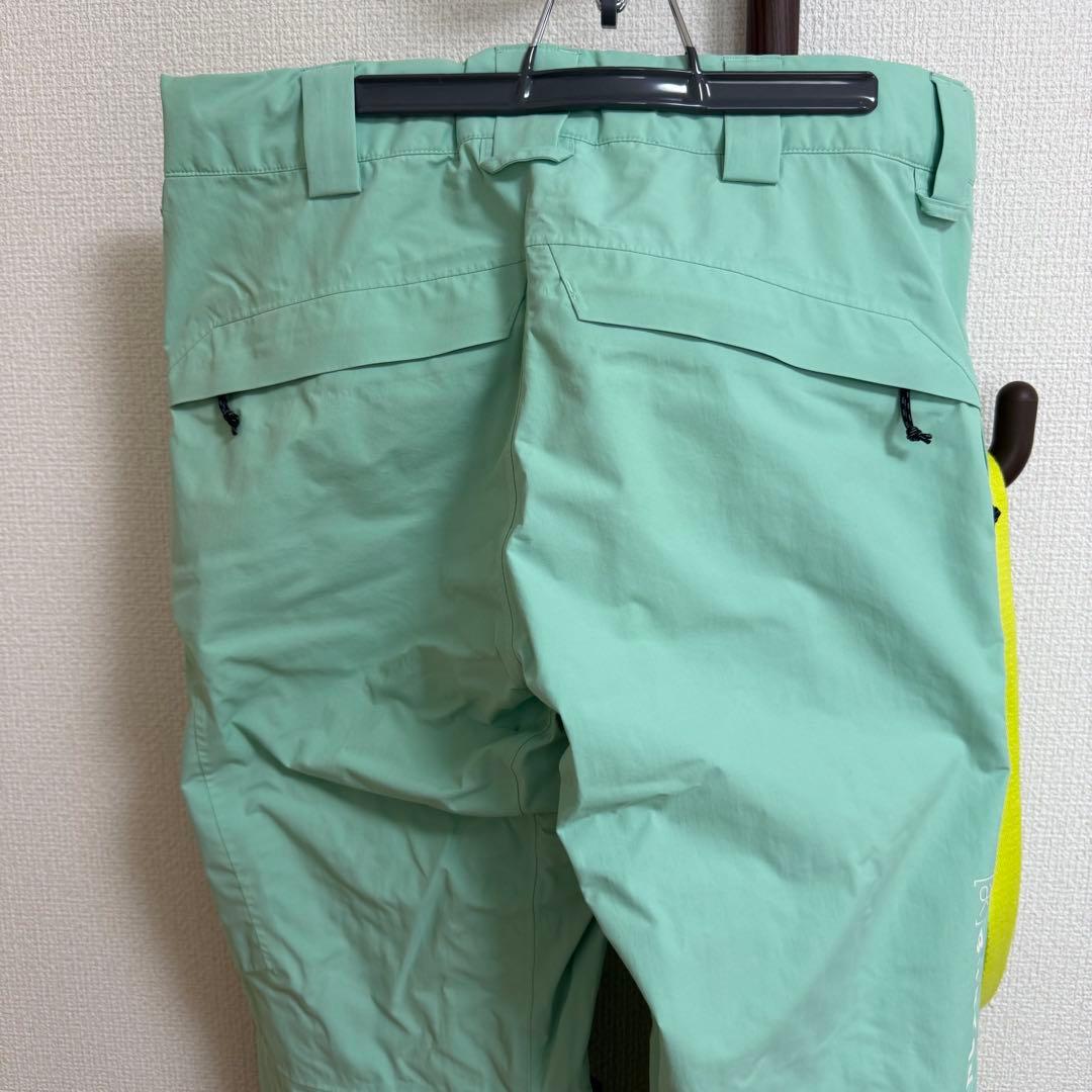 Burton [ak] Powder Mint Mサイズ 上下