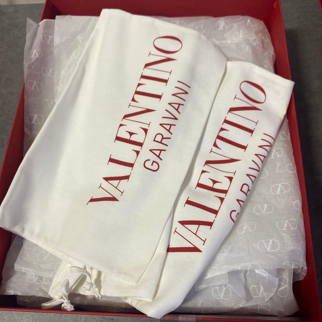 未使用品✨ 【Valentino】Vロゴ レザー アンクルブーツ ハイヒール　黒
