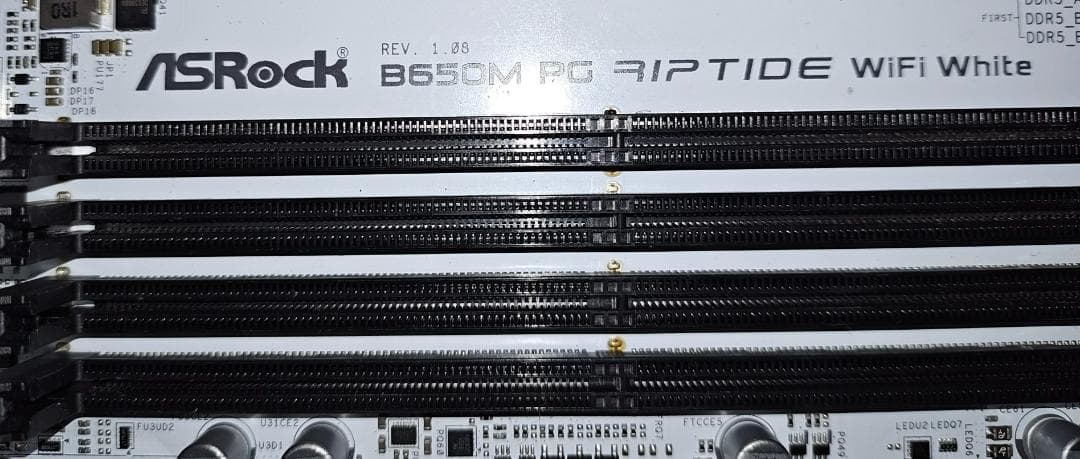 ク*ー様 ASRock B650M PG Riptide WiFi White