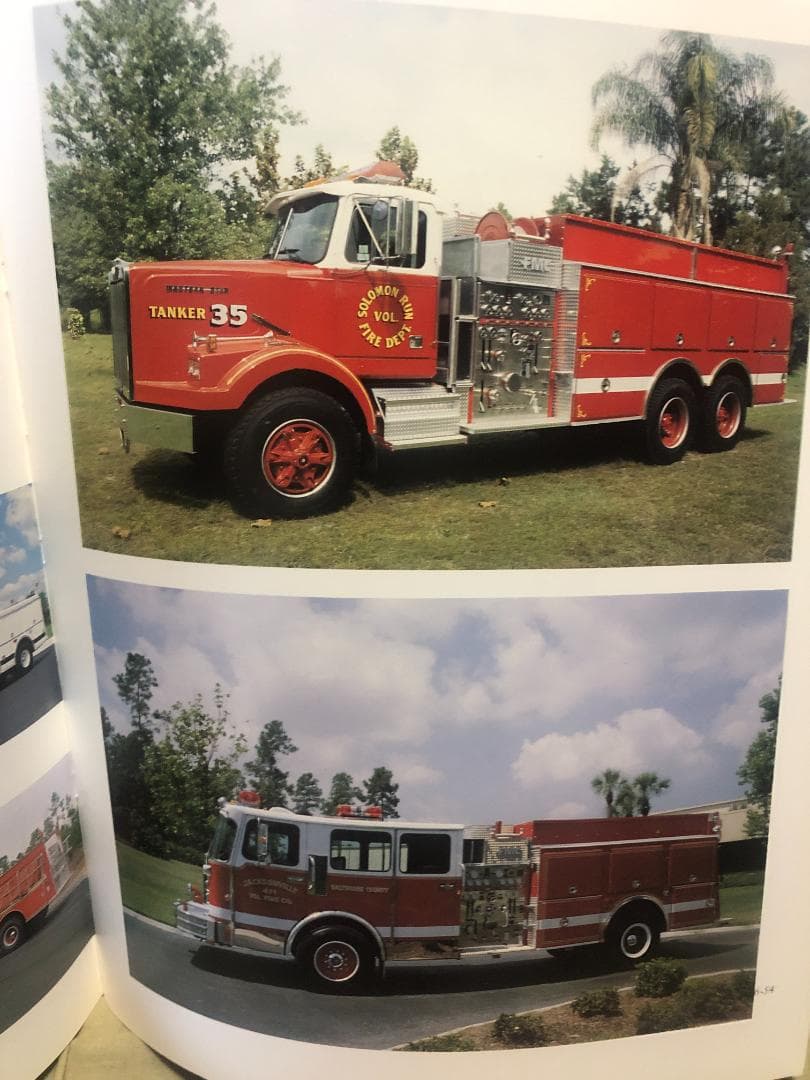 洋書 FIRE ENGINES IN NORTH AMERICA