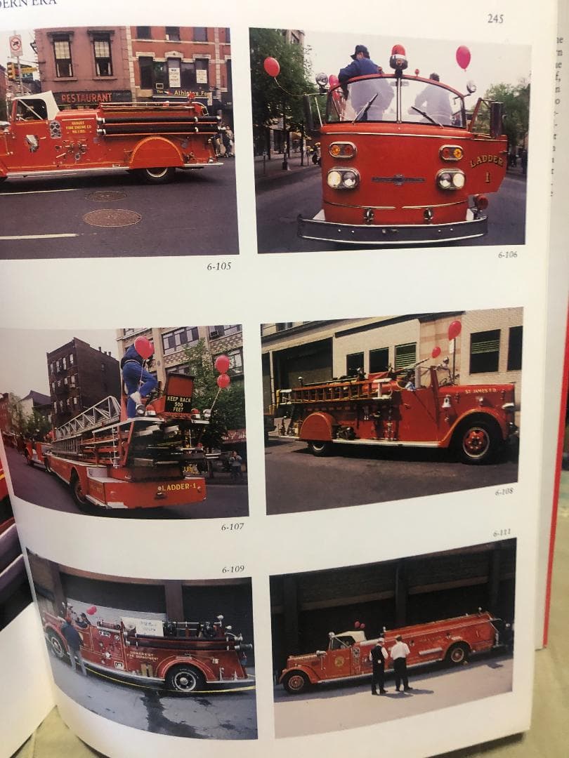 洋書 FIRE ENGINES IN NORTH AMERICA