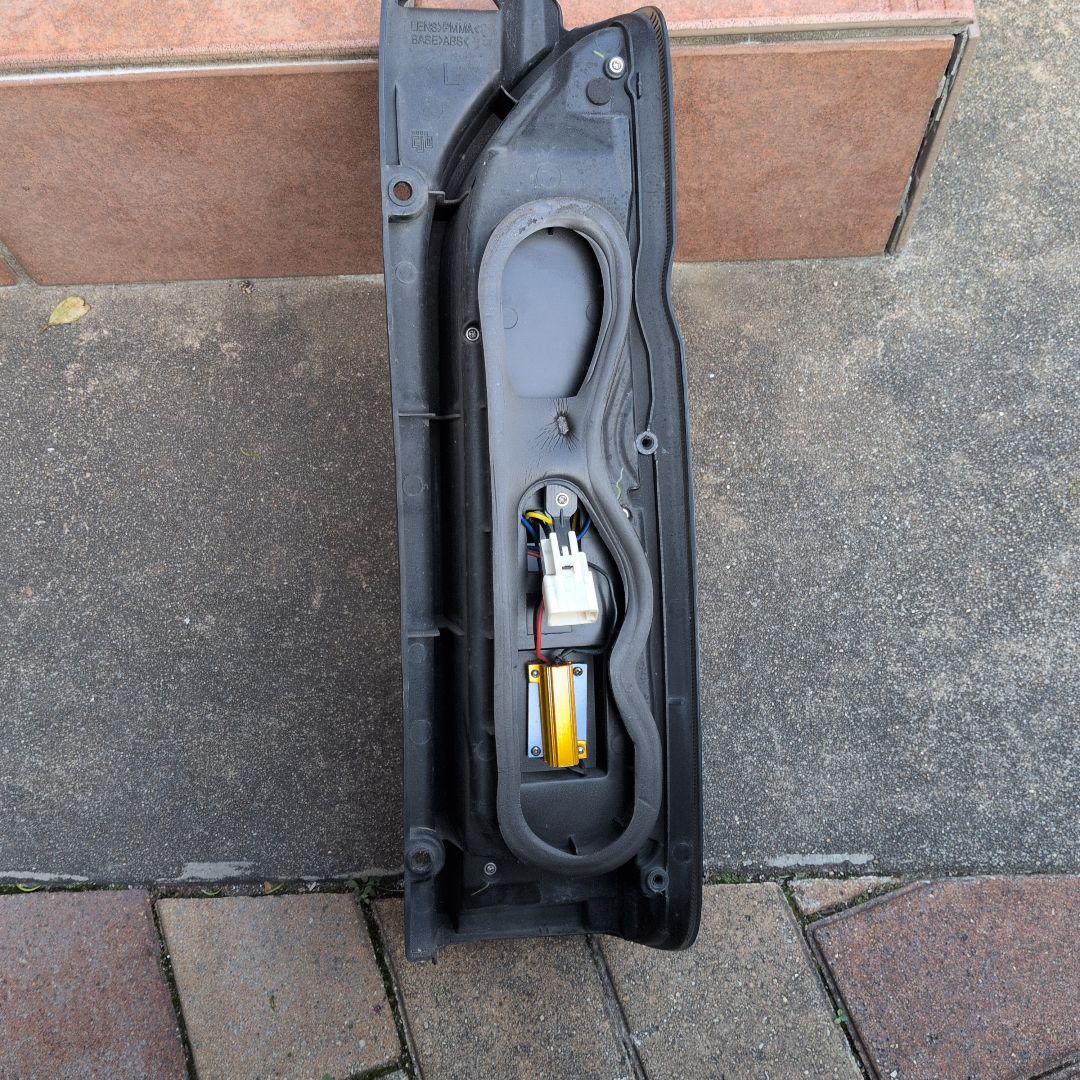 ハイエース　ヴァレンティ☓レガンス　ZLEGANCE LEDテールランプ