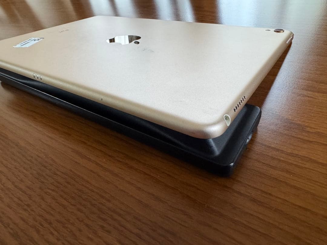 Apple iPad Pro 9.7インチ 128GB Wi-Fiゴールド
