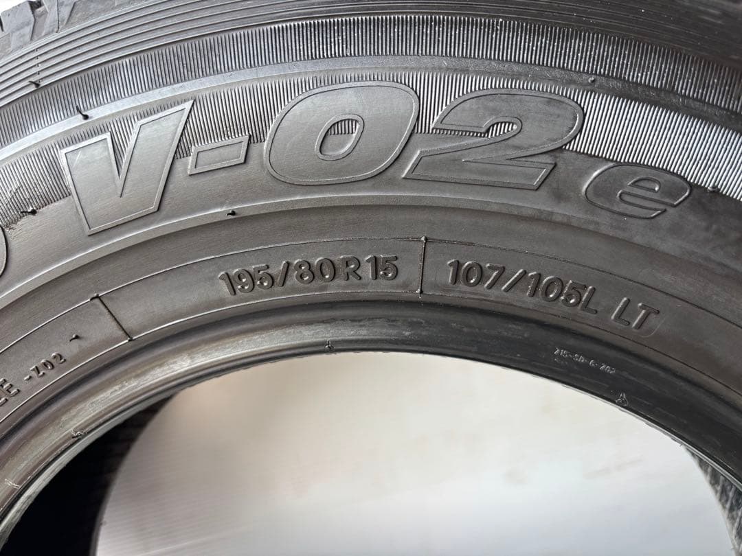 ①✅ 195/80R15 107/105L TOYO V02e国産 送料無料‼️