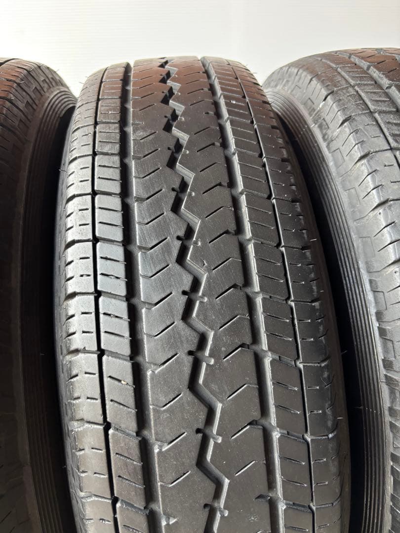 ①✅ 195/80R15 107/105L TOYO V02e国産 送料無料‼️