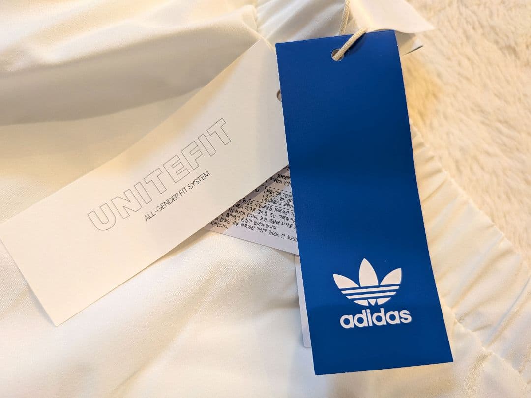 韓国adidas 日本未発売フリルスカート ストライプ ホワイト　レア　M