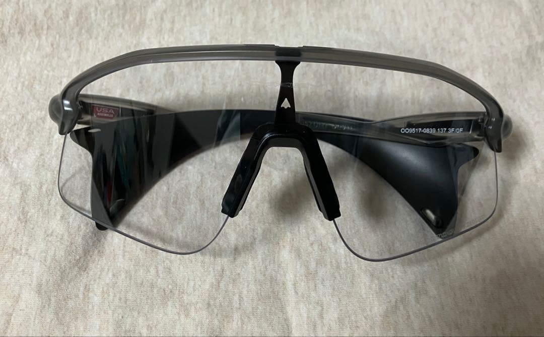 新品未使用　OAKLEY STUNT DEVIL調光レンズ　OO9517