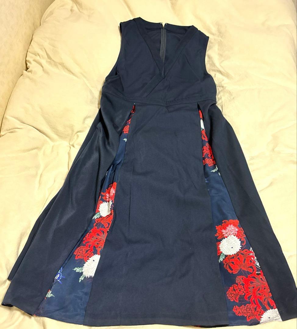 【美品】【生産終了品】ふりふ ノースリーブ ワンピース 紺 曼珠沙華