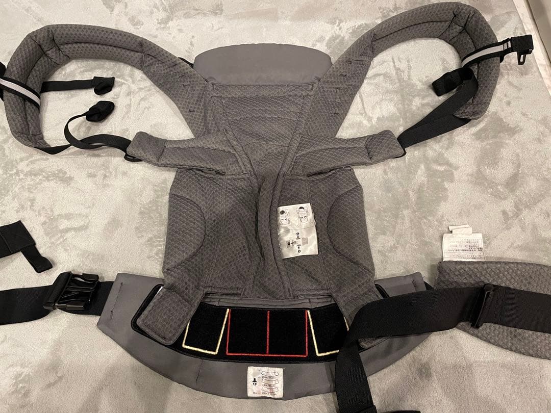 Ergobaby OMNI Bree グレー　未使用のポーチもあります