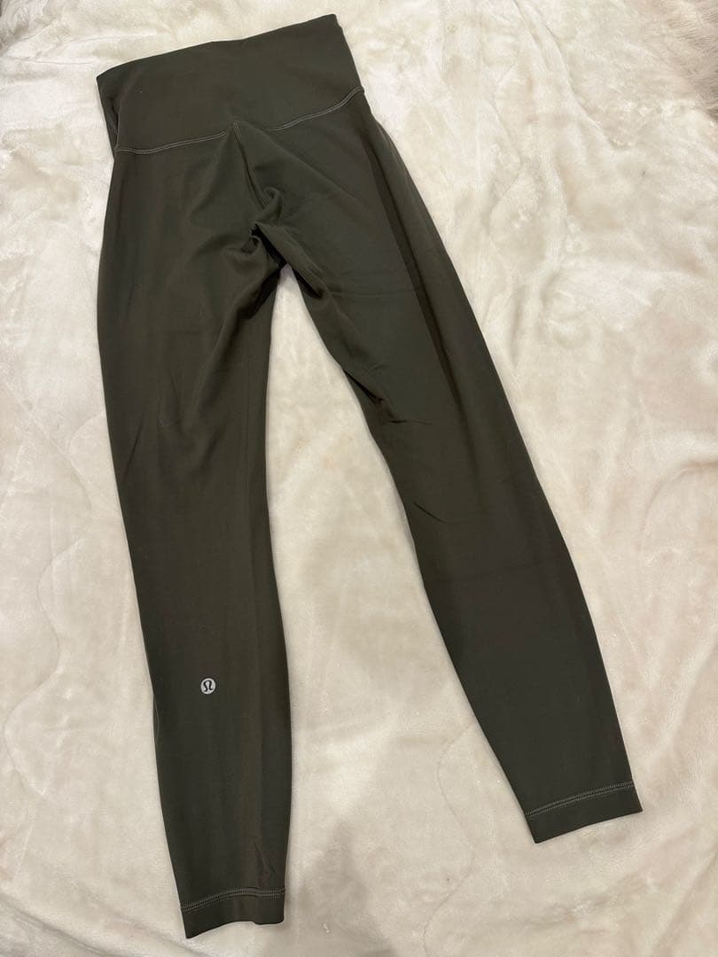 あ*ん様 ルルレモン レギンス&ブラトップ セット Army Green 色