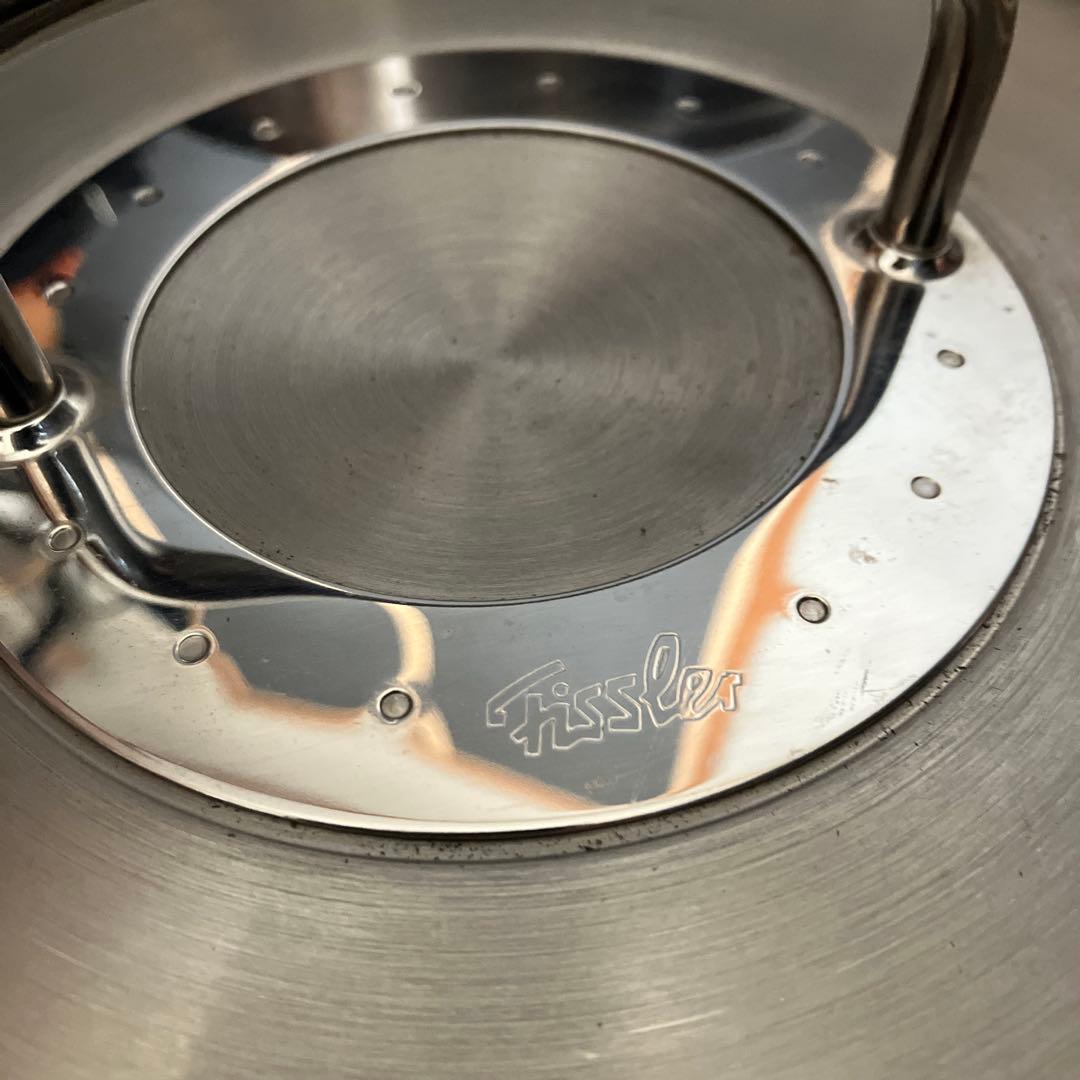 Fissler ステンレス 両手鍋 蓋付き 中型　内径24、高さ8センチ