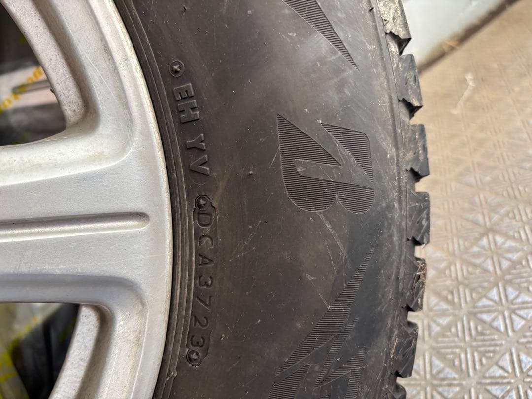 【お肉さん専用4/4】 BLIZZAK DM-V3 215/70R16 100Q