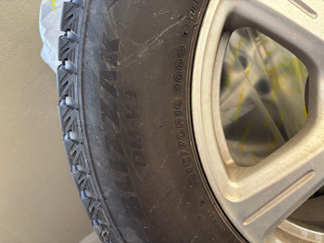 【お肉さん専用4/4】 BLIZZAK DM-V3 215/70R16 100Q