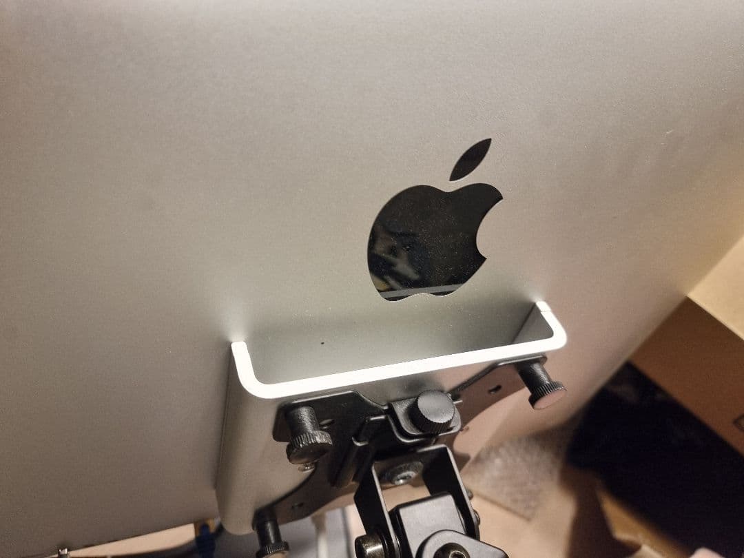 iMac 21.5 4K Core i5 / 8GB / 1TB 2019　本体