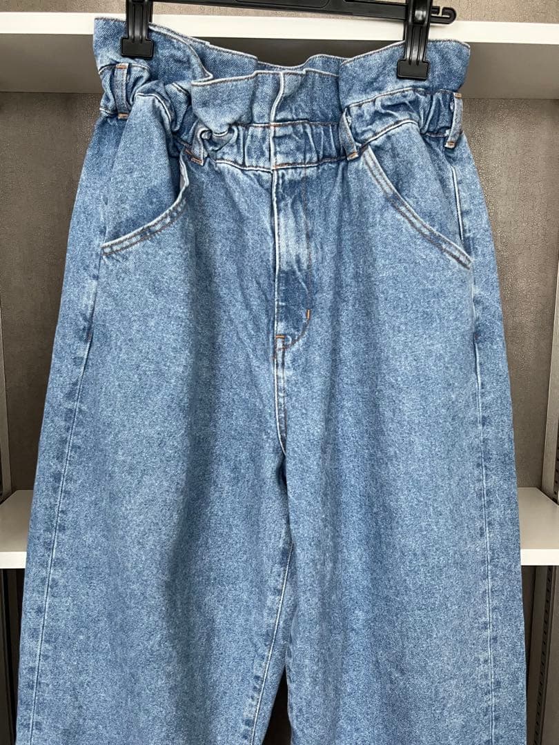 anuke ウエストタックデニム　ブルー　ジーンズ　パンツ　ゆったりウエストゴム