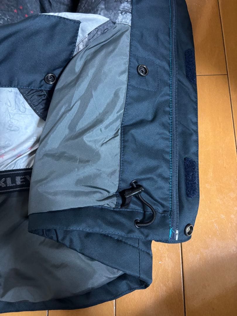 OAKLEY オークリースノーボードウェア Lサイズ