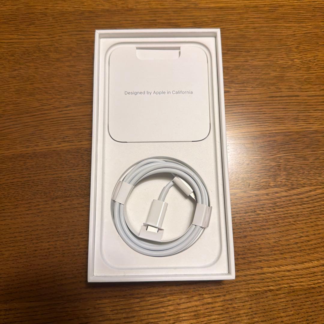 Apple iPhone 13 256GB 背面ひび割れ
