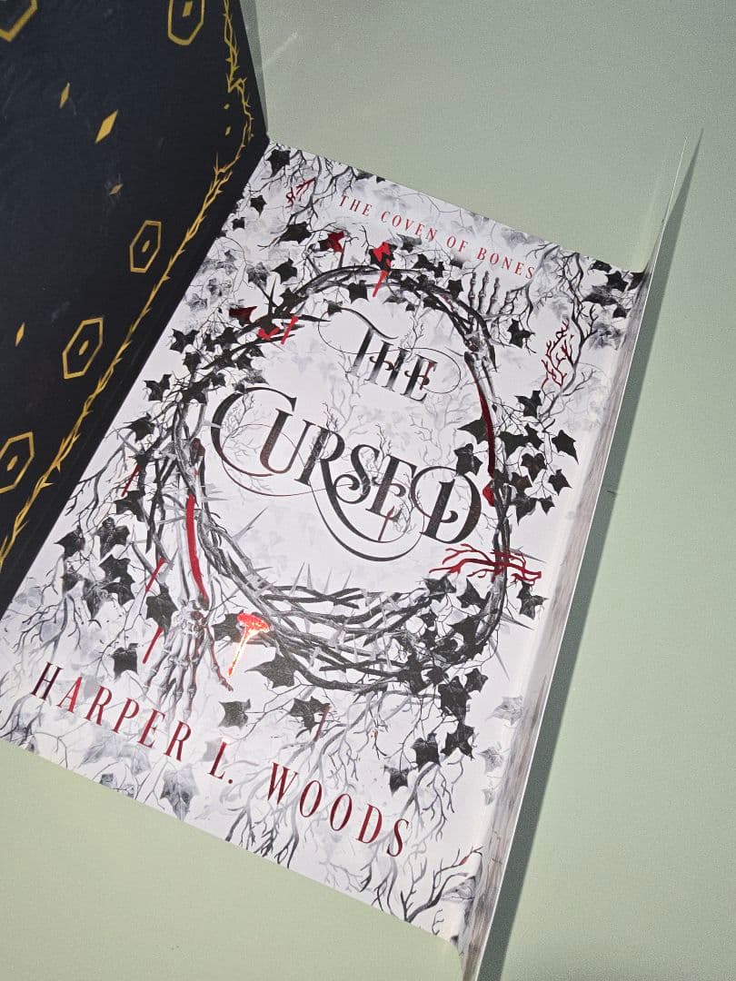 洋書 The Coven&The Cursed MidnightWhispersBox