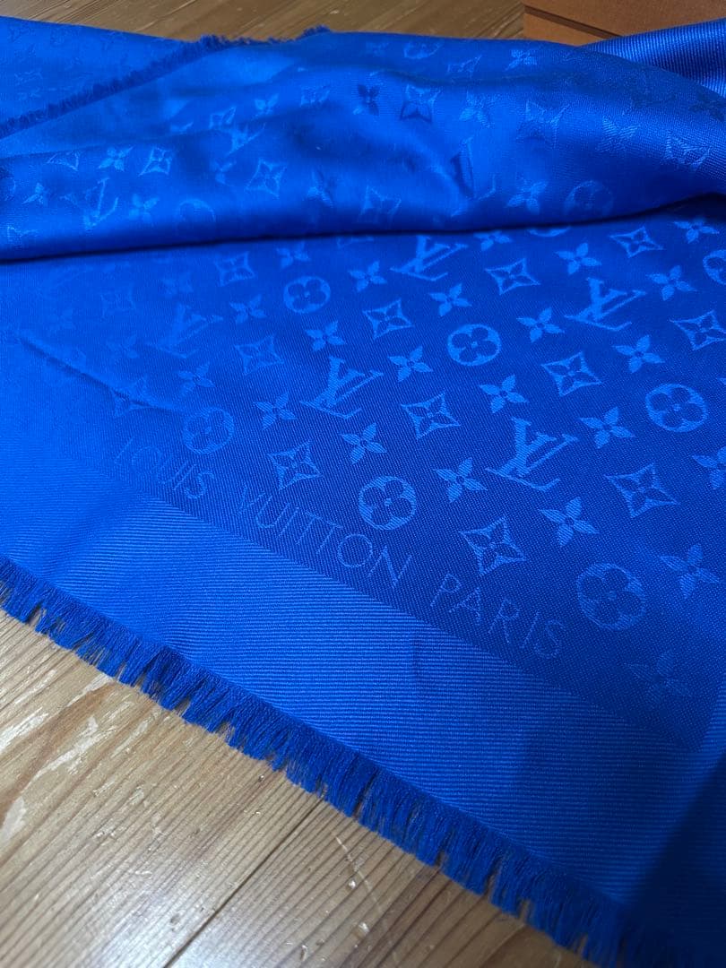 LOUIS VUITTON 青 ストール