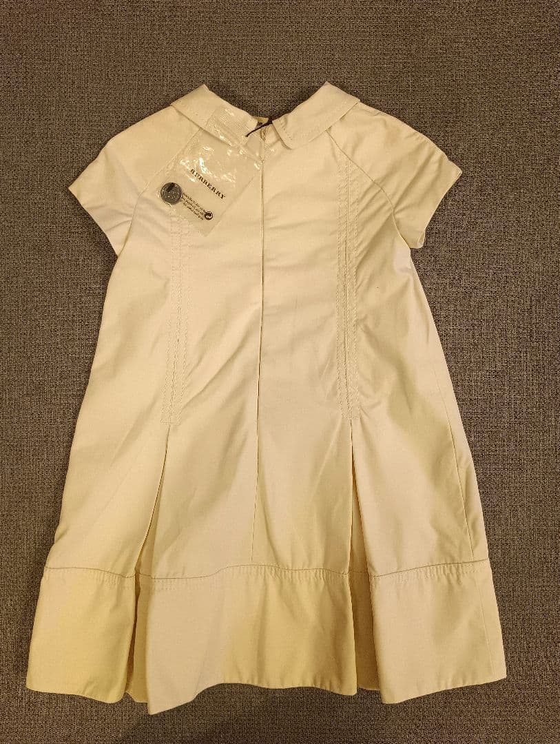 未使用　BURBERRY ワンピース 3Y　98cm