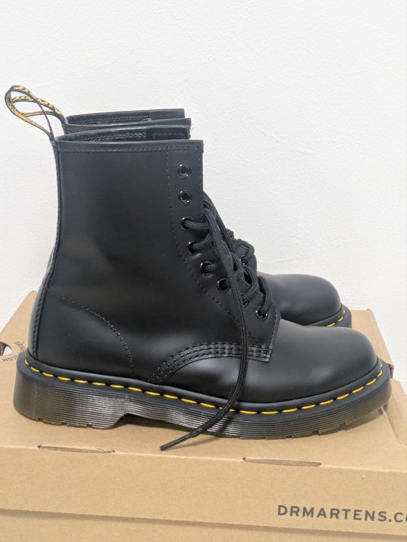 う*ん様 【美品】Dr. Martens 8ホール