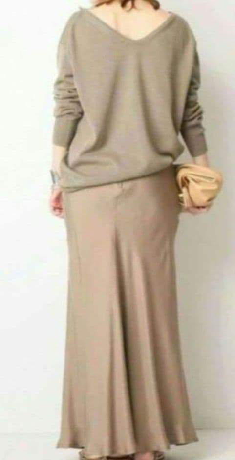 シルクマキシスカート